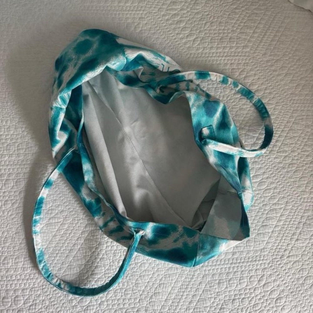 Moroccan Oil Teal and White Tie-Dye Tote Bag Large - Picture 3 of 3
